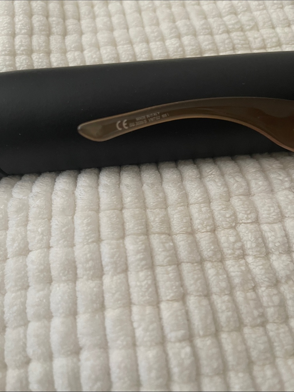 Gucci. Nude / Light Brown / Beige Oversized Women's Sunglasses - Picture 4 of 4